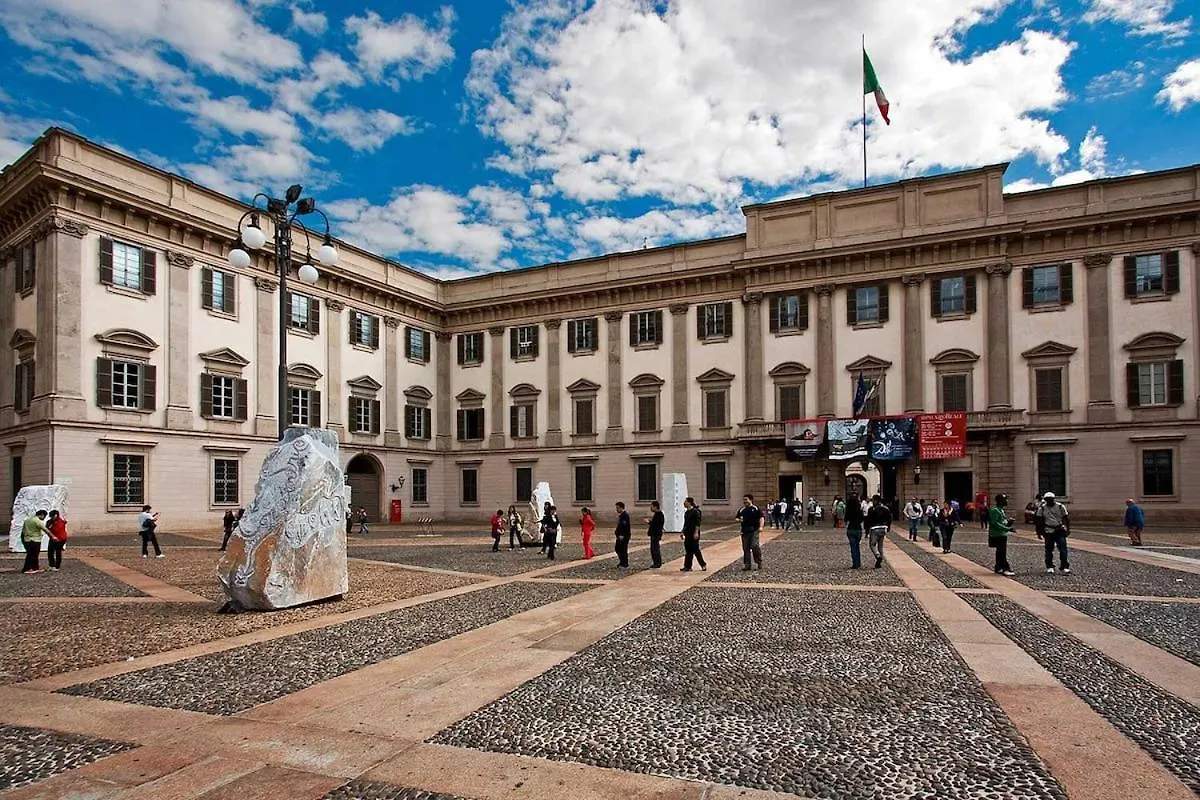 Διαμέρισμα Bilocale Con Wifi In Palazzo Storico, A 5 Minuti Dal Duomo Zona San Babila - Tribunale Μιλάνο Ιταλία